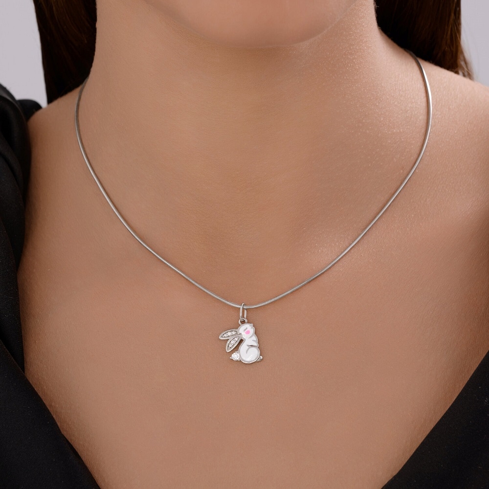 Prívesok zo striebra s kameňmi FIANIT, ENAMEL- BIELY