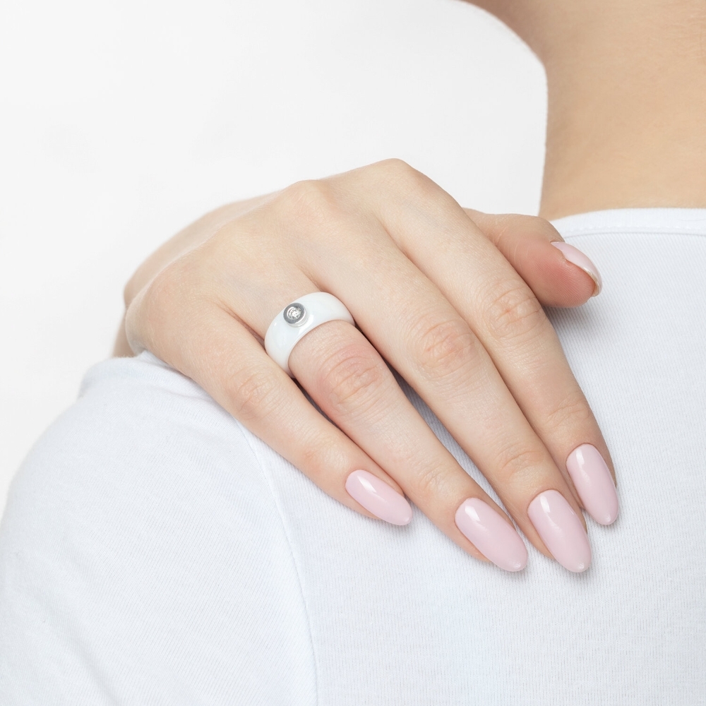 Prsteň z bieleho zlata s kameňmi DIAMANT, KERAMIKA- BIELA